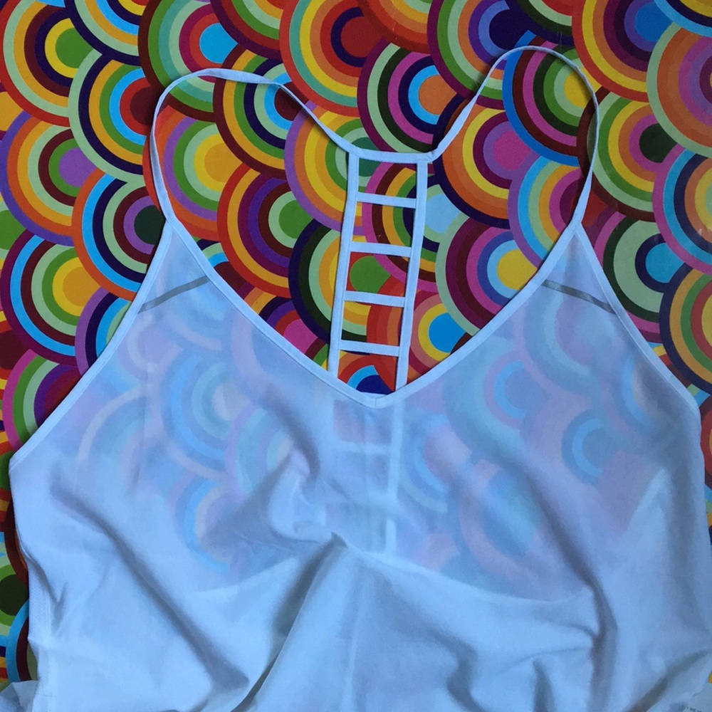 Lululemon NWT Breezy Singlet Size 10 clean white - Picture 3 of 8